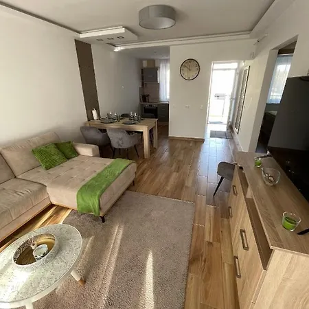 Sunshine Brown Apartman Apartment